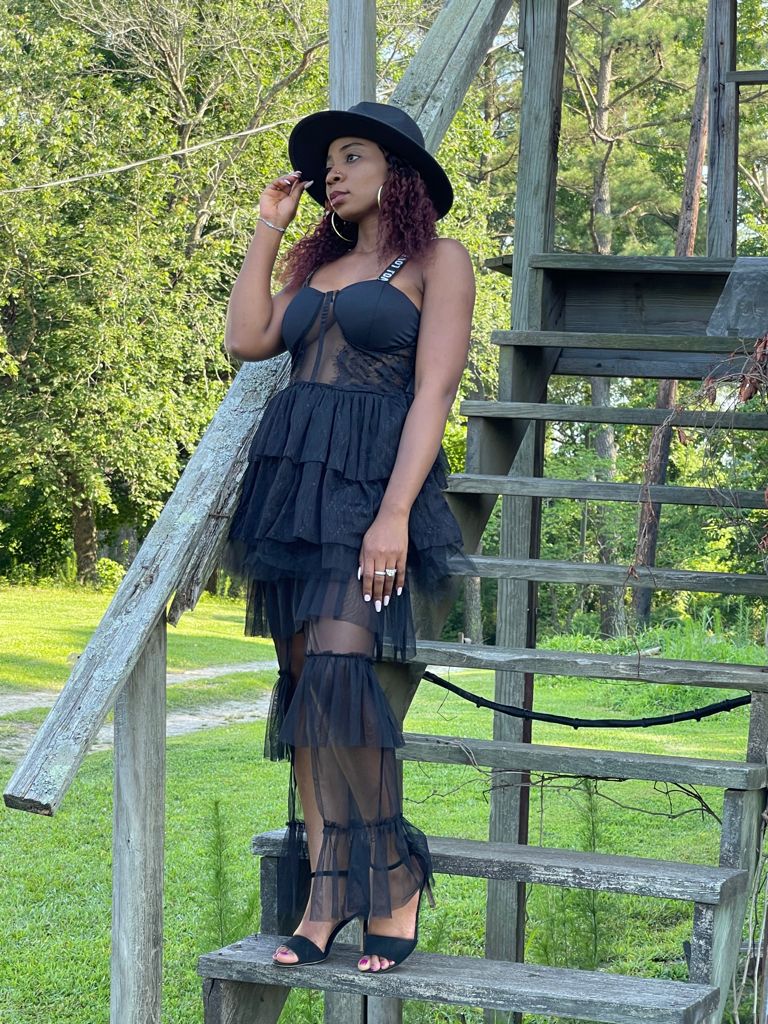 Vestido Serèna Preto — Renda Noturna
