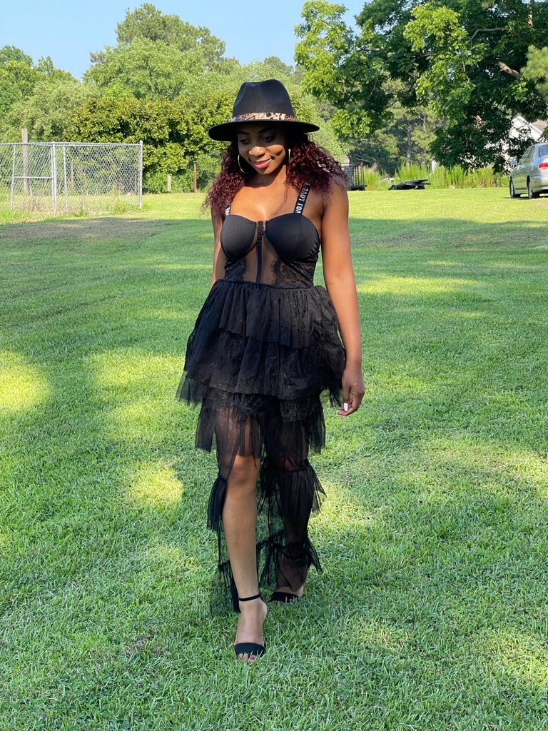 Vestido Serèna Preto — Renda Noturna